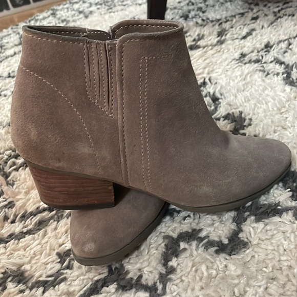 Blondo size 9 waterproof booties - Picture 2 of 7